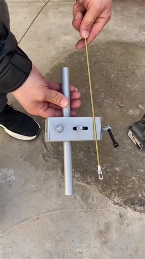 #creatorsearchinsights Electricians’ Fastest Wire Puller A drill-powered wire-threading tool for electricians. Feed or pull wire by switching drill direction. Saves time, reduces effort, and boosts wiring efficiency on the job. #ElectricianTools #WireThreading #PowerToolAccessories #JobSiteEfficiency