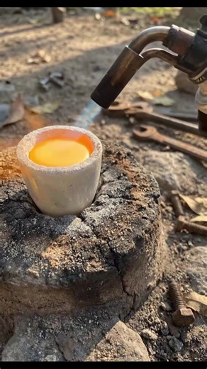 Pouring Molten Gold: Crafting a Round Disc Mold