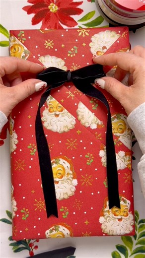 117K views · 267 reactions | How to make an easy finger bow for gifts #bowtutorial #giftwrappingideas #howtomakeabow | Steph Gigliotti Real Life Recipes | Facebook