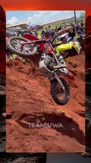 The famous motocross whip maneuver 🤣🔥 #motocross #extremenduro #mxgp #dirtbike #enduro #supercross