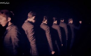 【2PM】全员slender man开场秀