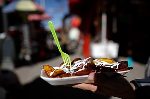 Whatʻs happening with Honoluluʻs ban on plastic bags, disposable food ware