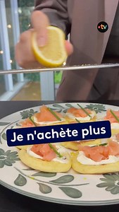 La recette de blinis maison hyper simple avec @lou.faitdesvideos 😍😋 | C à vous