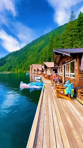 500 Experiences on Instagram: "Would you stay here? 🤩⛰️ Secure your escape to Ross Lake Resort, where you can relax in a charming cabin with incredible lake views, navigate the waters with your own rented boat, and end your days grilling under the stars. ⚠️ Book ahead of time. More info 👉 link in bio #rosslakeresort #rosslake #washingtonbucketlist #pnwlife #pnwadventures #usabucketlist #500experiences #glampinglife #lakelife"