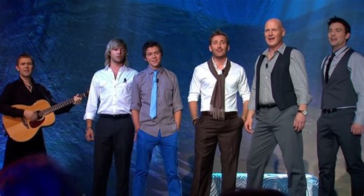 Celtic Thunder delivers a powerful live performance of ‘Home From The Sea’ that brings Ireland’s coastal beauty and culture to life - newsflash24h.com