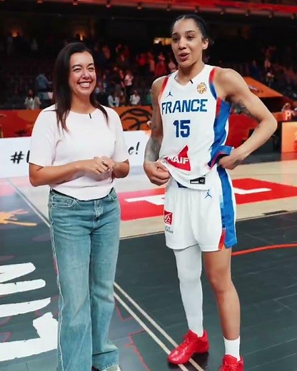 « JE ME CROYAIS EN WNBA ! » 😂 Gabby Williams réagit à sa célébration « Too Small » !