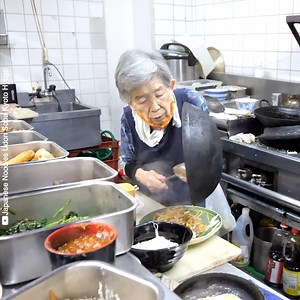 It's the love for her work that keeps her going! Watch original video by Japanese Noodles Udon Soba Kyoto Hyogo - youtube.com/watch?v=QYFr5JTfJlY | Taste Life