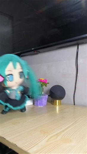 MikuMex on Instagram: "por qué lo hiciste Miku 😔 #humor #comedia #miku"