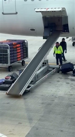 Airport Crew Tossing Luggage 😱✈️ | What Really Happens Behind the Scenes