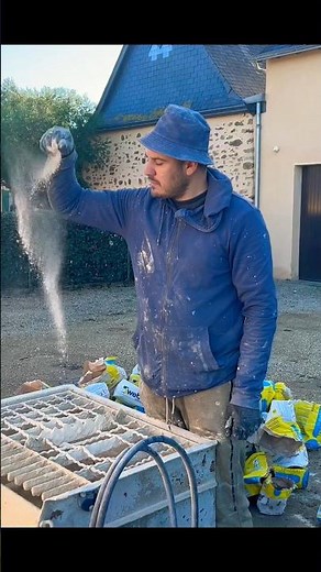 Ravalement enduit façade extérieur machine à projeter