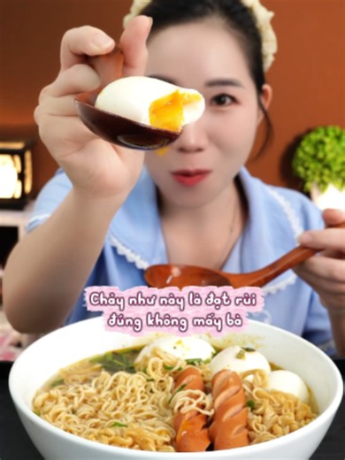 Vì bát mì tôm trứng chảy này mà cameramen phải ăn no trứng luôn =))) cơ mà thành quả siu ngon, xứng đáng ^^ #Miloondiet #Mukbang #vtmqn #vtmgr