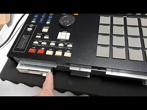 MPC 2000 XL - screen blank, all lights on - Help!