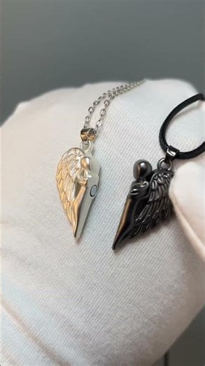 A type of chain locket that many people like