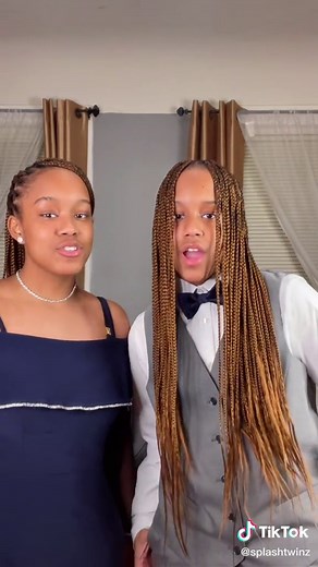 Gay vs Straight Twin Comparison | Bisexual & Lesbian Siblings