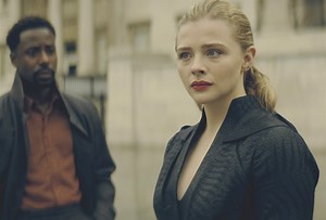 The Peripheral Review: Amazon's Sci-Fi Stunner Delivers A Potent High-Tech Buzz... But It Wears Off Too Quickly - TVLine