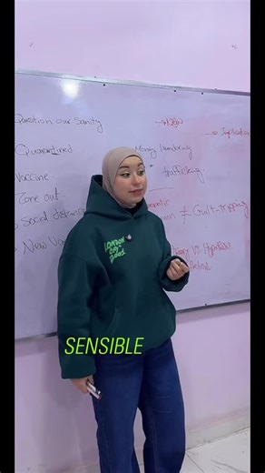 The Conversationalists | GAME-BASED LEARNING on Instagram: "Two teaching methods in a minute from teacher Nouran’s class! 👩‍🏫✍🏻"