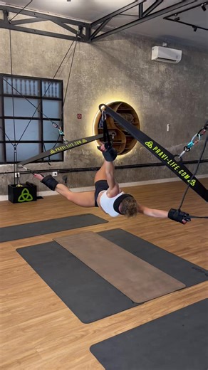 Real recovery begins with the spine. When the spine is compressed, the whole body feels it — energy drops, movement becomes limited, and tension accumulates. The PRAVILIFE system introduces a simple but powerful solution: natural spinal decompression. Using specially designed equipment, the body safely stretches and releases deep tension layer by layer. This allows the muscles to relax, the joints to open, and the nervous system to reset. PRAVILIFE is more than exercise — it is a method for rest