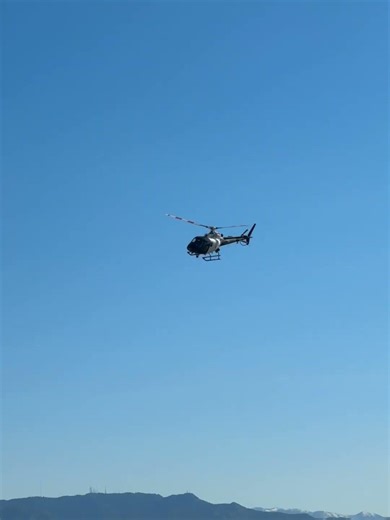 POV: An LAPD Helicopter is searching for a suspect over my building in Koreatown, Los Angeles