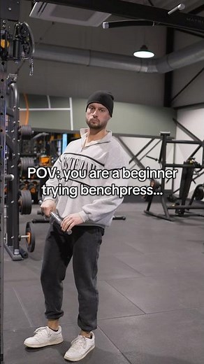 Benchpress explained, try this for a bigger chest #gym #bodybuilding #fyp