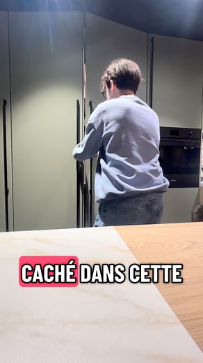☕✨ Le coin petit-déjeuner caché : pratique, discret et super clean ! À découvrir chez Ecocuisine Beauvais  #ecocuisinebeauvais #cuisine #petitdejeuner #amenagement | EcoCuisine Beauvais | Facebook