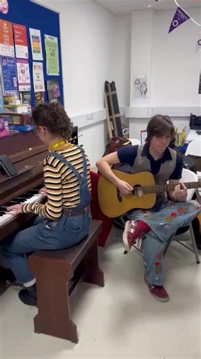 As we reflect on International Women’s Day, we look back on Friday’s inspiring Student Exhibition at our Stroud campus 🌟 Our GCSE, Animal Care, and Health & Social Care students showcased powerful portrait and written work, each celebrating a woman who has made a meaningful impact in their field of study. Beautiful live music from Elizabeth Grove on piano and Lorcan McCarthy on acoustic guitar added to the atmosphere 🎹 🎸 Thank you to every student who contributed - your work made this celebra