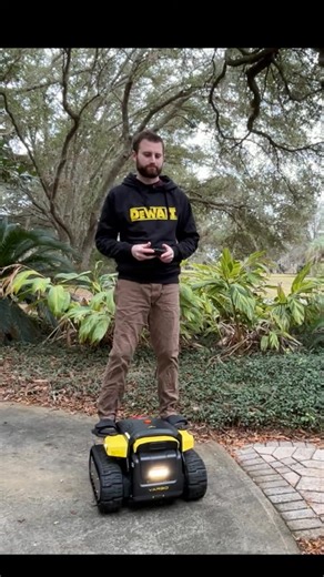 🍁 Yarbo Leaf Blower: 190 MPH Air Velocity | 760 CFM Air Volume | 2000W Rated Power 🛡 Engineered to last, protected for 5 years Free your hands, free your autumn. #Yarbo #LawnMowerRobot #NoMoreMowing #SmartMowing | Yarbo