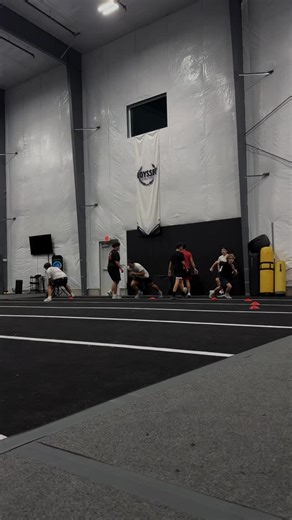 3 Drills At Once: ✅Short Shuttle ✅Straight Line ✅1/4 Arc This is a great drill series that we like to use as part of our warm-up or part of our competition/game You can also work deceleration or a change of direction out of the top. Give it a try‼️ #12Performance #OdysseyAthletics #EastIdaho #SpeedKills #FasterQuickerSharper | Oakley Hussey