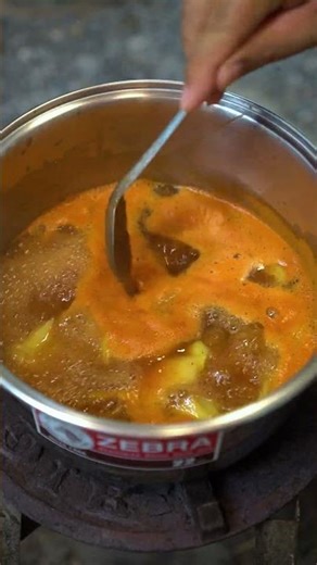 แกงส้มไหลบัวกุ้งสด 🍤🌱 Sour Curry with Lotus Stem and Shrimp #homecuisine #cooking #thaifood #shorts