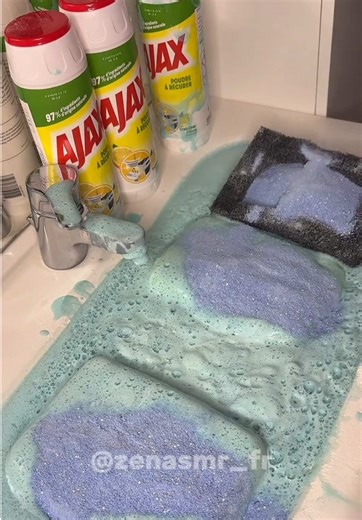 Add Ariel Powder Laundry Detergent with Epoxy