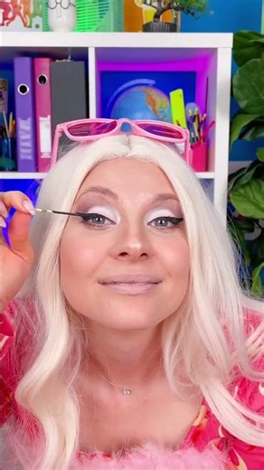 Toothpick Tricks: Makeup Magic Unleashed! 💄✨ #BeautyHacks #MakeupTutorial #Shorts