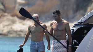 El mensaje de Jesús Vázquez a su marido en su foto juntos presumiendo de abdominales