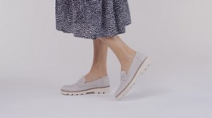 Watch Vionic Women's Charm Cheryl Loafer Light Grey on Amazon Live