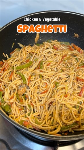 Hadia Shafaq on Instagram: "Spaghetti is always a good idea 😁❤️ Ingredients for marination: 200g Boneless Chicken 1 tsp Salt 1 tsp Black Pepper 1/2 tsp Chilli Flakes 1 tsp Tikka Masala 1 tsp Garlic Powder 1 tbsp Vinegar 1.5 tbsp Corn Flour Marinate the chicken for 30 minutes. Other ingredients: 4 tbsp Oil 1 tsp Chopped Garlic Vegetables of your choice (Carrot, Capsicum and Cabbage) 2 tbsp Vinegar 3 tbsp Chilli Suace 3 tbsp Soya Suace 3 tbsp Tomato Ketchup Boiled Spaghetti (half packet or 250gm)
