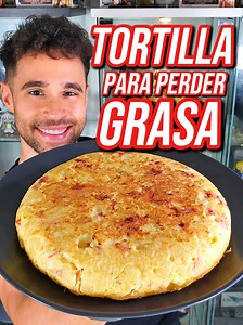 Tortilla de patatas exprés alta en proteína (receta rápida)