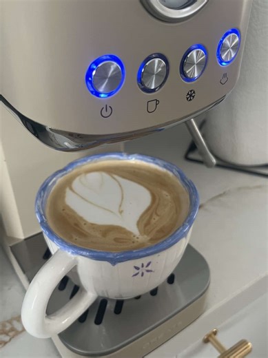 otro que como en un día! lo que no salió en el vídeo porque solo tengo fotos y no clips son unas galletas de chocolate, chuches, huevo revuelto y una manzana! siempre se me pasa grabar todo! 😭 #recomendaciones #jerezdelafrontera #quecomoenundia #wieiad #españa