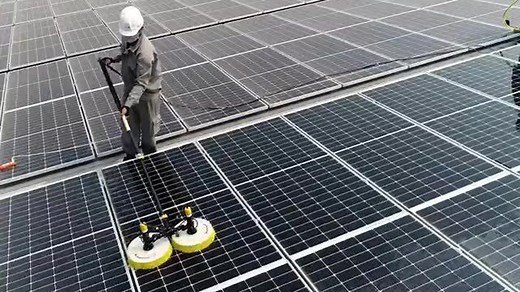 光伏板用什么清洗效果好，光伏板清洗最佳工具视频