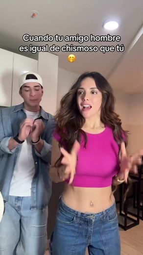 rosangelaeslo_fansite on Instagram: "Amigos y comadres para el chisme 🤣🔥🤭💕✨ @pieroarenast @rosangelaeslo ❤️ #rosangela #rosangelaespinoza #rosangelaeslo #latina #beautiful #peru #instagood #soltera #viral #tiktok #parati #fyp #foryou #fypシ"