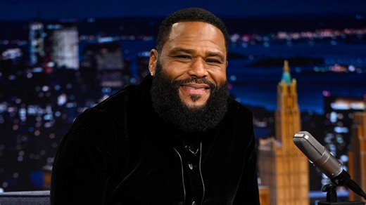 After losing a bet that the Los Angeles Dodgers would win back-to-back World Series, Anthony Anderson has to go streaking butt-naked in Dodger Stadium 😭 | The Tonight Show Starring Jimmy Fallon