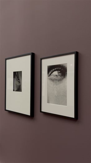 Our exhibition "Dialogues. Collection FOTOGRAFIS x Helmut Newton" invites you to a visual experiment, containing over 60 diptychs. Two images shown side by side across, deriving from different eras and coming from different genres of photography. Some combinations may appear humorous or even arbitrary at first glance, but in every case, the interplay between images opens up a broader space for imagination. "Dialogues. Collection FOTOGRAFIS x Helmut Newton" is on view in parallel with "Newton, Ri