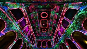 Le Palais de la Bourse à Marseille s’illumine au rythme des quatre saisons de Vivaldi