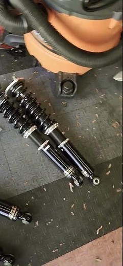 Lexus ls430 - rear shock location #lexus #mecanica #lexususa