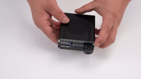 High Sensitivity Portable World Band Digital Radio Receiver, FM Stereo Radio Receiver for Global Broadcast Reception, Compact Design for Outdoor Camping & Home Use