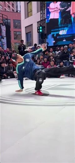 Sizzling Elbow Dance Showdown: Street Flash Dance Battle