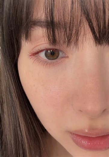 Stylish Red Mascara Ideas for Valentine's Day