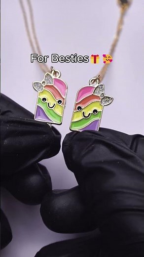 Unboxing unique gifts to surprise besties! #bff #necklace #holidaygifts