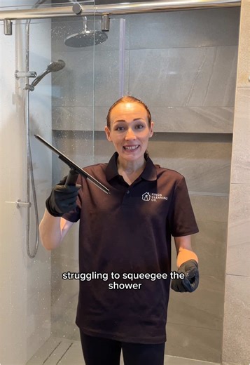 How to squeegee a shower dry??🧼 #cleaning #howtoclean #cleaninghacks #bathroomcleaning #cleaningtips #professionalcleaning #showercleaning