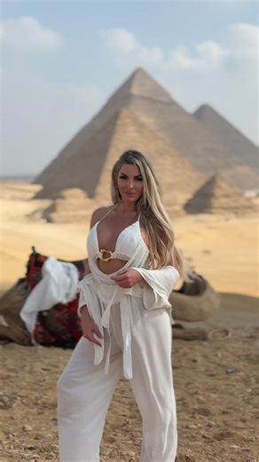 𝐄𝐠𝐲𝐩𝐭 🇪🇬 | 𝐓𝐨𝐮𝐫𝐬 | 𝐓𝐫𝐚𝐯𝐞𝐥 | 𝐩𝐡𝐨𝐭𝐨𝐠𝐫𝐚𝐩𝐡𝐲 | 𝐓𝐢𝐩𝐬 ✪ on Instagram: "✨ Explore the Pyramids. Capture the moment. ✨ Walk through the wonders of the Giza Pyramids, then turn your visit into timeless memories with a professional photoshoot at the most iconic landmark in the world. 🏜️📸 One experience. History and beauty combined. 💌 DM us to book your Giza Pyramids tour & photoshoot experience with us. #egypt #visitegypt #pyramidsofgiza"