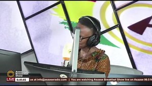 🚨EXCLUSIVE!!! CID and National Security officials are at the Adenta residence of Alfred Kumi (Adenta Kumi), a petitioner in the Chief Justice removal probe. Nana Ama Owusu, his mother, confirmed this to Asaase Radio on #AsaaseABS with Nana Yaa Mensah Take a listen. #AsaaseRadio | Asaase 99.5