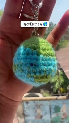 17/20 keychain earth 🌍 day special #crochet #diykeychain #craft #earth #handmade #business