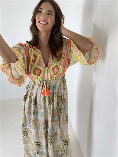 When in doubt, go for a dress from Something Pretty 😍 Effortless, flattering, and made to make you feel your best — because the right dress always does the talking ✨ #SomethingPretty #PrettyDresses #BoutiqueFinds #EffortlessStyle #DressMoment